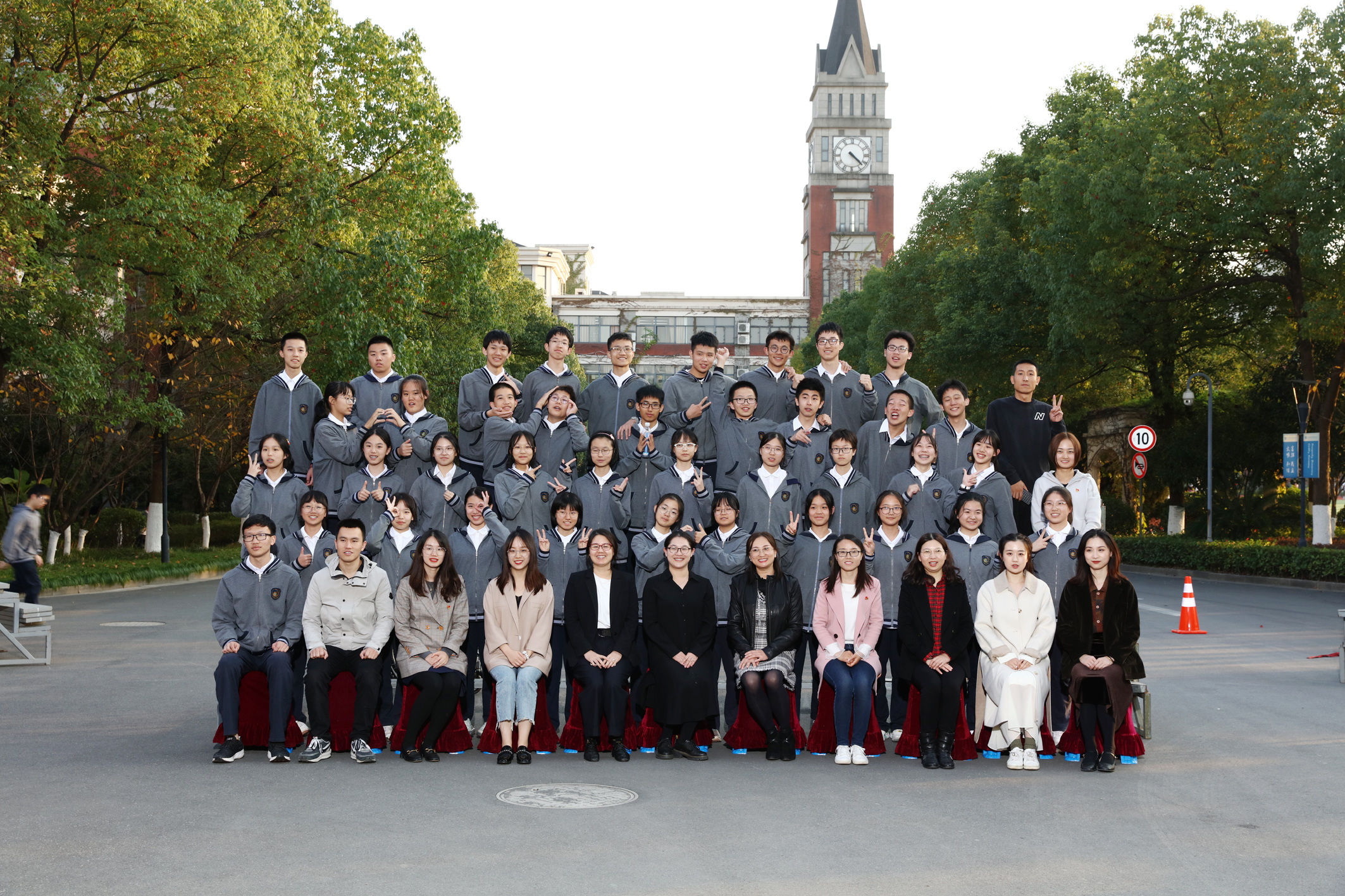 杭州英特外国语学校2020毕业合影